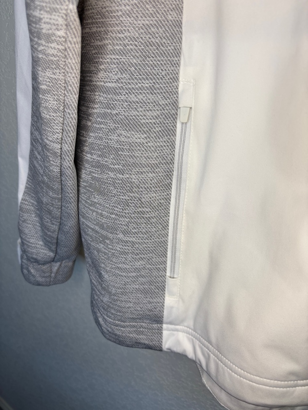 New York Yankees Women's White & Gray Zip-Up Jacket - Picture 4 of 7